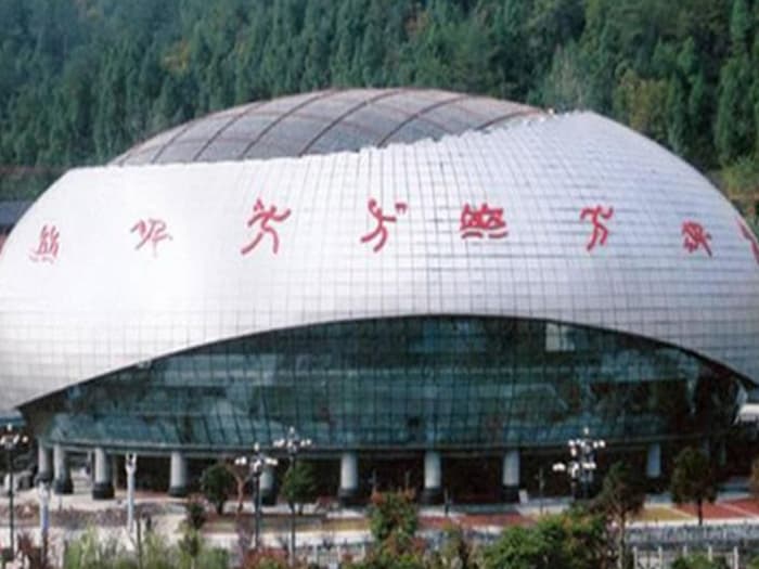 石首体育中心球形网架加工安装